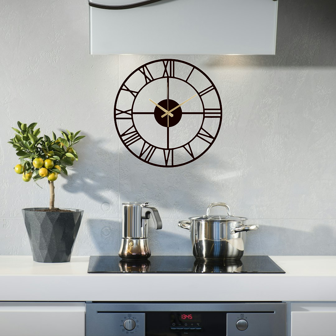 METAL WALL CLOCK